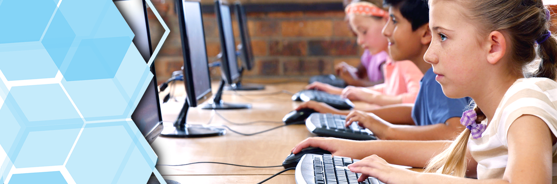 TIMSS 2023 children concentrating on computer screen